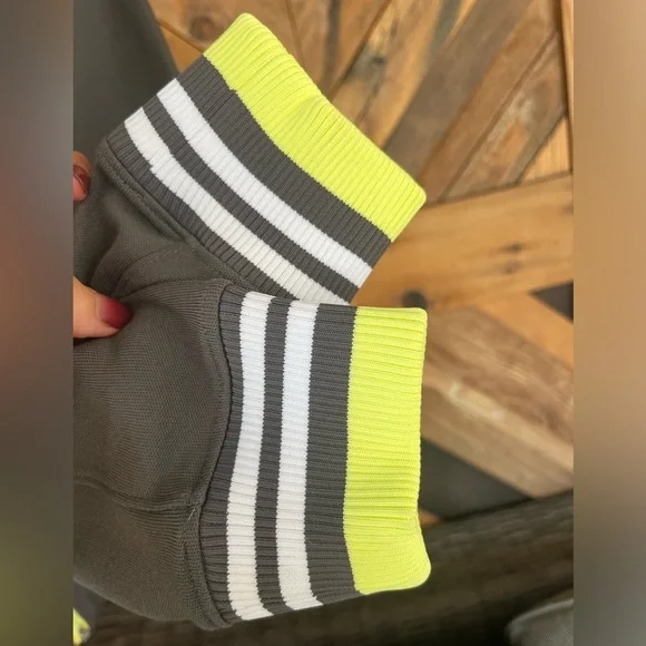 NWT New Balance Westside Women’s Zip Jacket Size Small - Picture 6 of 9